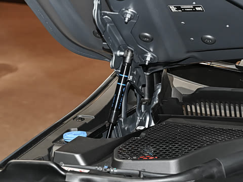 2026�� �Ŀ� xDrive 50L M�˶���װ