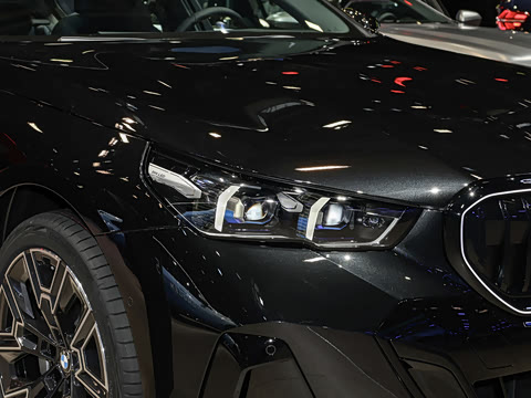 2026�� �Ŀ� 530Li ������ M�˶���װ