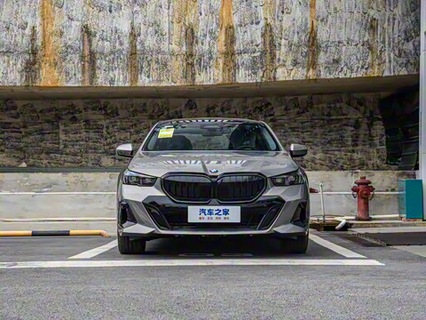 2026�� 530Li ������ M�˶���װ