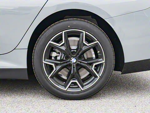 2026�� eDrive 40 L ��ҹ��װ