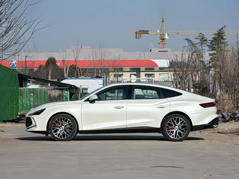 2026�� 2.0T 405 AT������