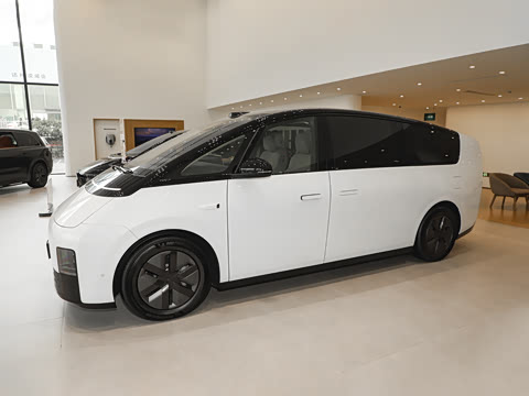 2025�� Ultra ���ܻ��°�