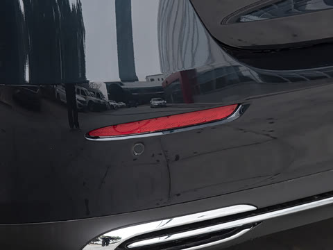 2026�� E 300 L ������