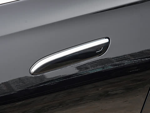 2026�� �Ŀ� E 300 L ʱ����