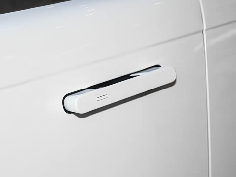 2025�� 4.4 V8 SV���ٴ����ӳ��� 4��