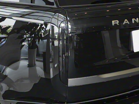 2025�� 3.0 L6 360PS ʢ����