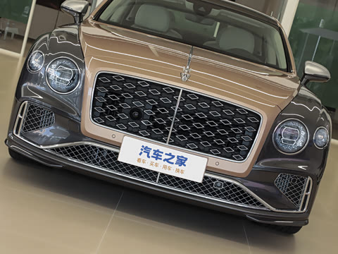 2026�� 4.0T V8 Mulliner