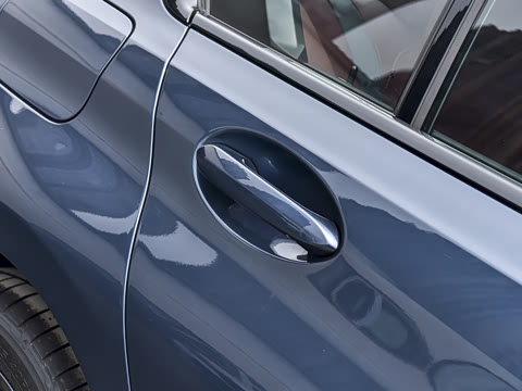 2026�� 330Li M�˶���ҹ��װ