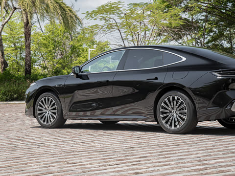 2026�� 225km EM-i Զ�����ǺӰ�