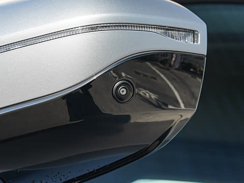 2026�� �Ŀ� 530Li ������ M�˶���װ