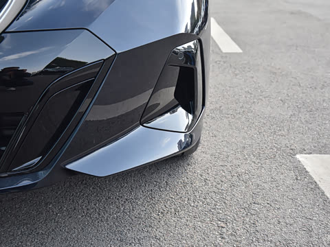 2026�� �Ŀ� eDrive 35L M�˶���װ