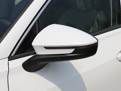 2026�� ̽��L 330TSI ������Ӣ