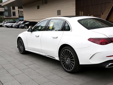 2026�� �Ŀ�� E 300 L ʱ���˶���
