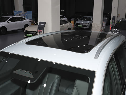 2026�� DM-i 220KM׿Խ��