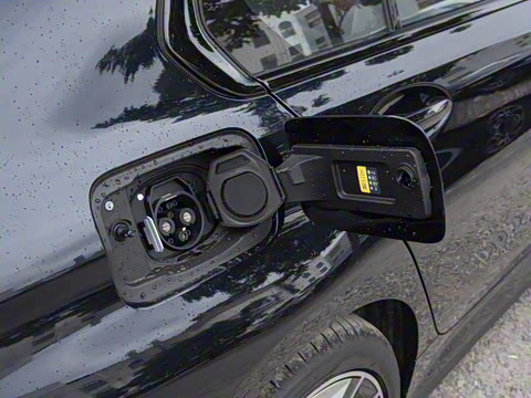 2026�� eDrive 40 L ��ҹ�˶���װ