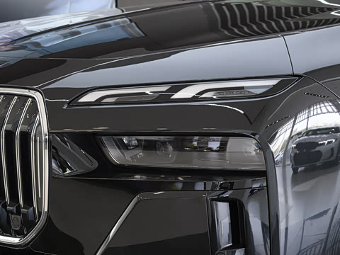 2026�� �Ŀ� 735Li M�˶���װ