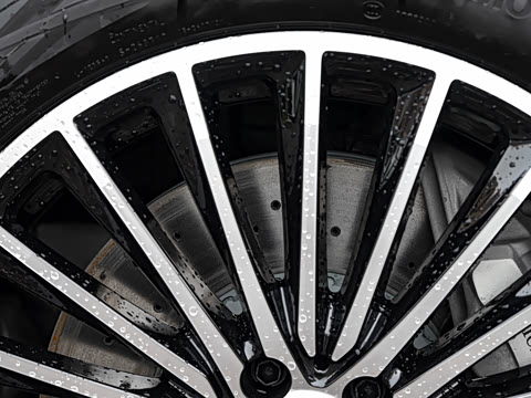 2025�� �Ŀ� GLC 300 4MATIC ����SUV