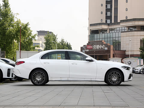 2026�� �Ŀ� C 260 L �˶������
