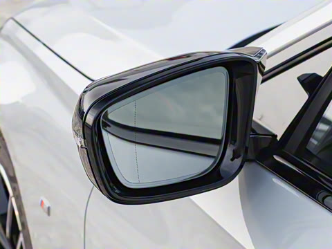 2025�� M240i xDrive