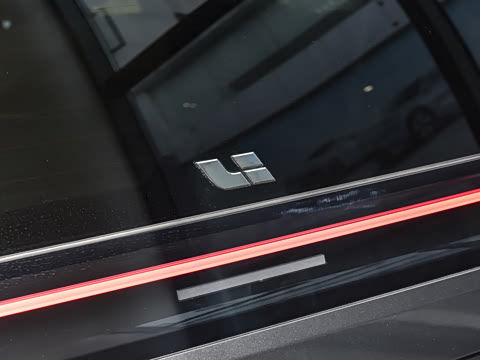 2025�� Ultra ���ܻ��°�