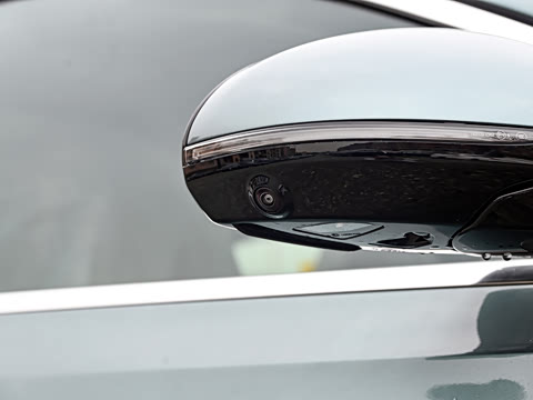 2026�� E 300 L ������