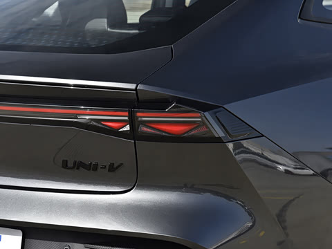 2025�� ������ 2.0T ������