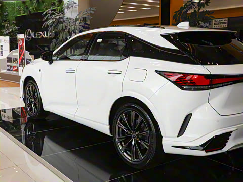 2026�� 500h ����F SPORT Performance