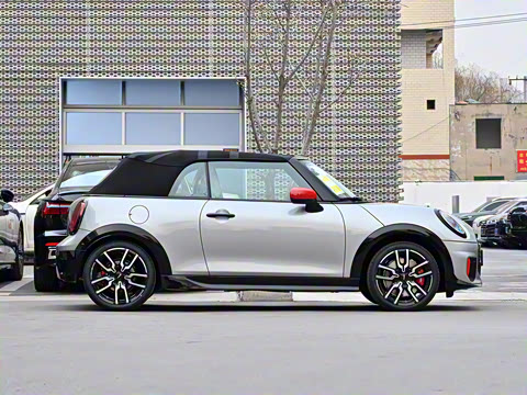 2025�� JOHN COOPER WORKS CABRIO