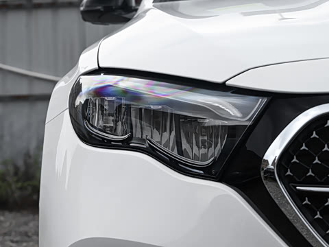 2026�� �Ŀ� E 260 �˶���