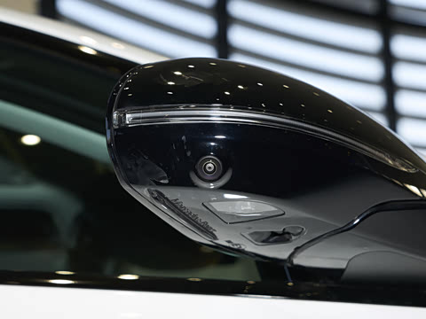 2026�� E 300 �������˶���