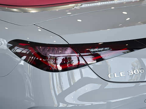 2026�� �Ŀ� CLE 300 4MATIC ������ܳ�
