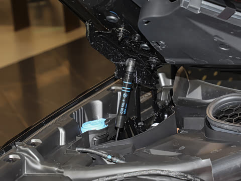 2026�� 740Li ������ M�˶���װ