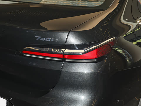 2026�� 740Li ������ M�˶���װ