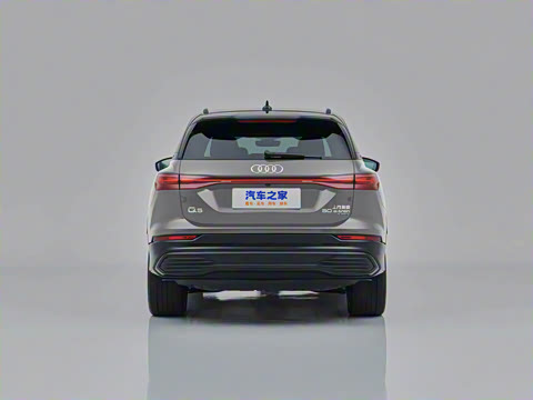 2023�� 50 e-tron quattro ��ҫ�� ������װ