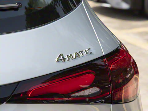 2025�� �Ŀ� GLC 260 L 4MATIC ������