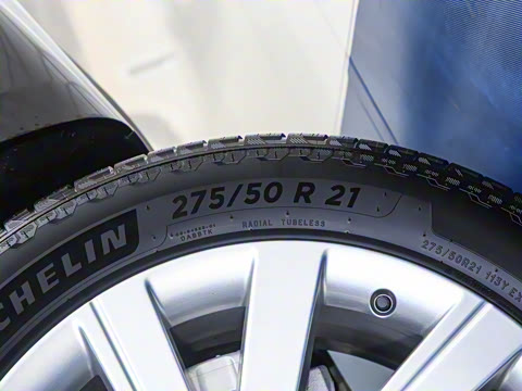 2025�� 3.0 L6 400PS ʢ���ӳ���