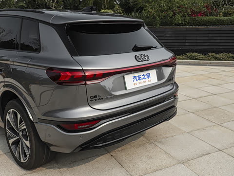 2026�� quattro Ǭ���Ǽݰ�