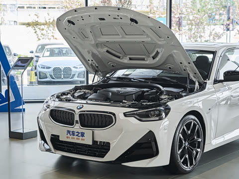 2026�� 225i M�˶���ҹ��װ
