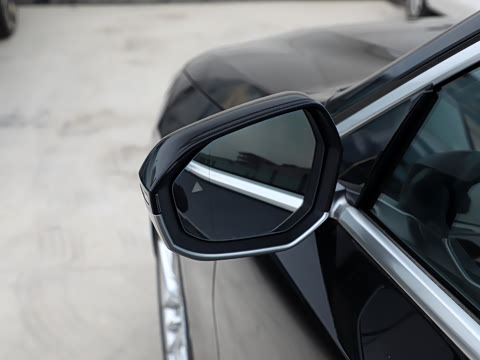 2026�� �Ŀ� 525Li ������װ