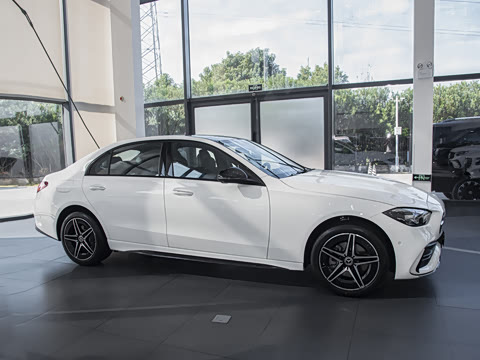 2026�� C 260 L �ҹ�˶���