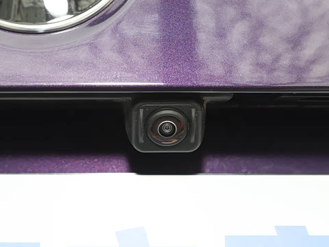 2026�� 225i M�˶���ҹ��װ