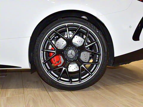 2025�� AMG CLE 53 4MATIC+ ������ܳ�