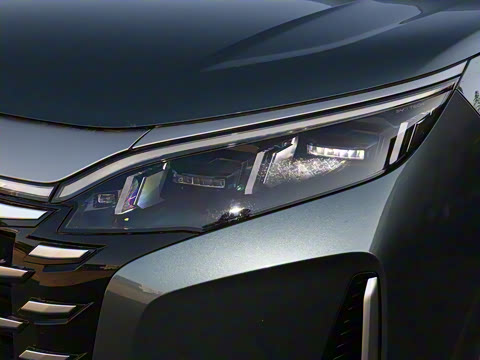 2026 DM-i 1.5T 218KM Խ