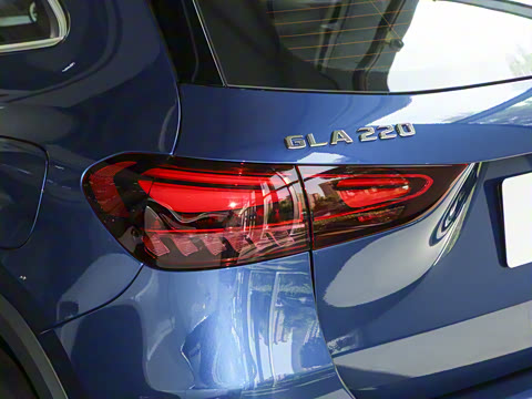 2025�� �Ŀ� GLA 220