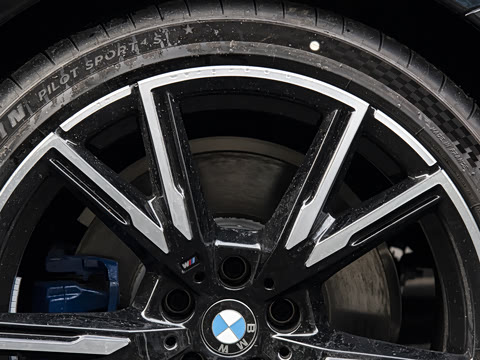 2026�� M240i xDrive