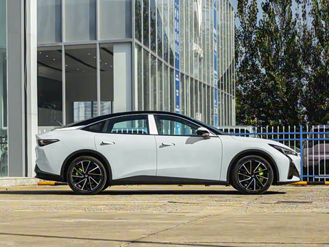 2025�� �Ŀ� 560MAX 185kW