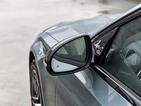 2026�� E 300 ʱ�����˶���