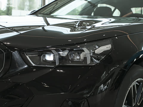 2026�� �Ŀ� 530Li xDrive M�˶���װ
