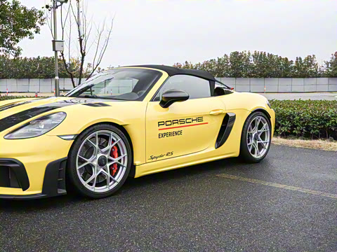 2023�� Spyder RS 4.0L