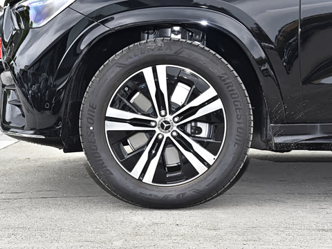 2025�� �Ŀ� GLE 400 e 4MATIC